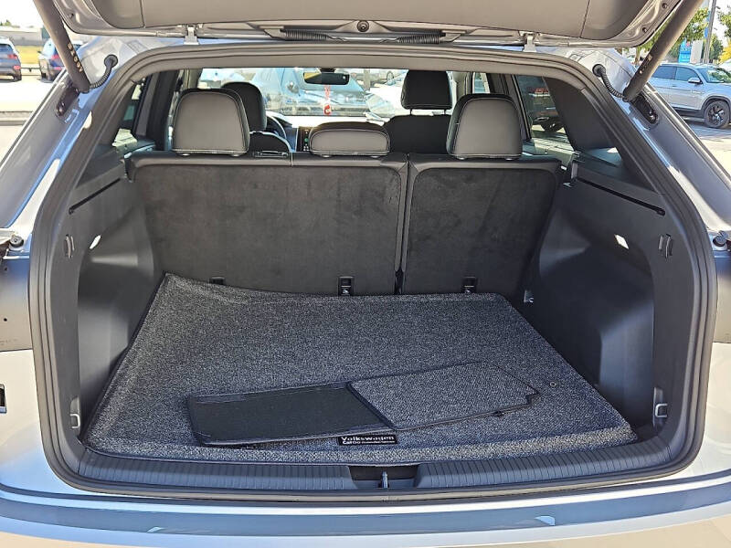 2026 Volkswagen Atlas Cross Sport SEL R-Line Black 4Motion