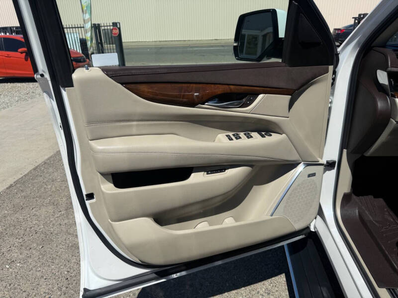 2017 Cadillac Escalade Premium Luxury