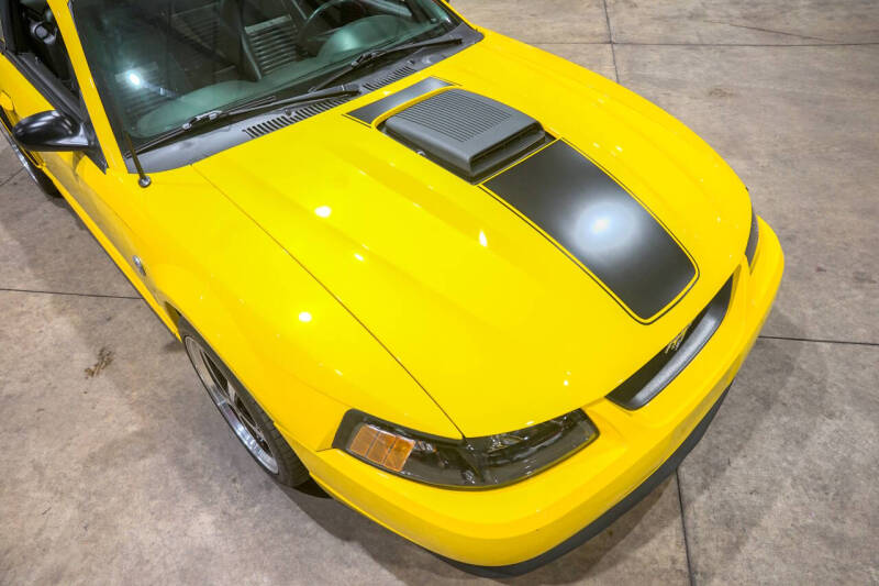 2004 Ford Mustang Mach 1 Premium