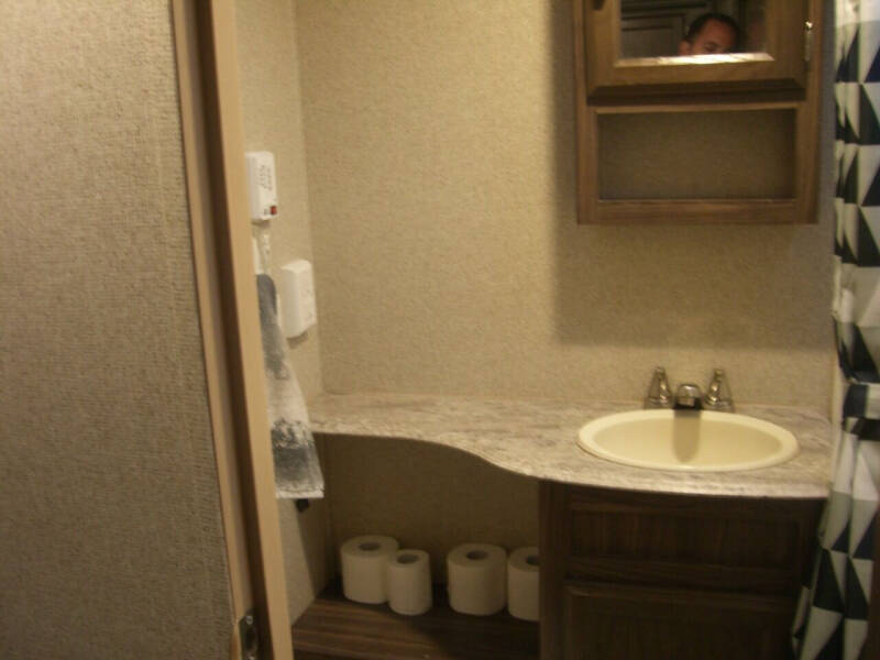 2017 Coachmen RV APEX 300BHS