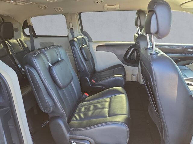 2015 Chrysler Town and Country Touring