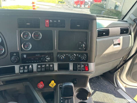 2018 Kenworth T680 SLEEPER
