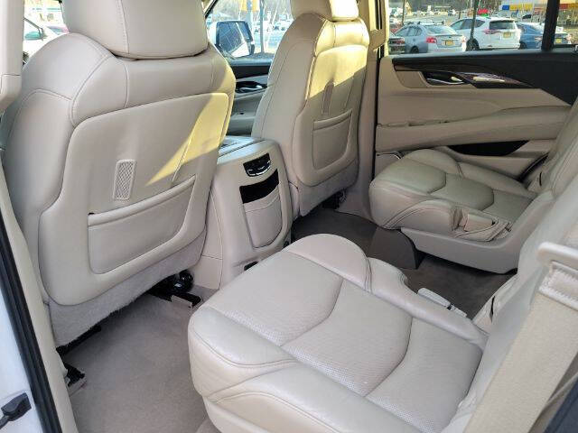 2018 Cadillac Escalade Luxury