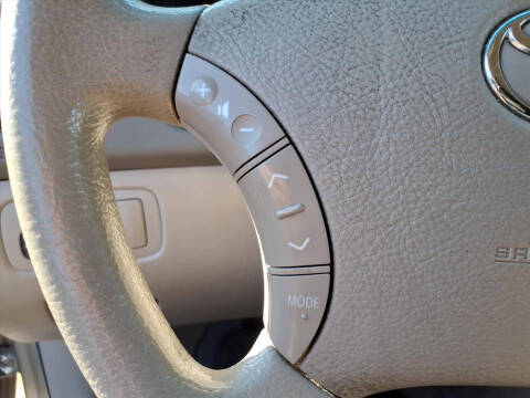 2004 Toyota Sienna LE 8 Passenger