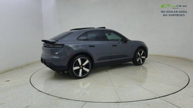 2025 Porsche Macan Electric
