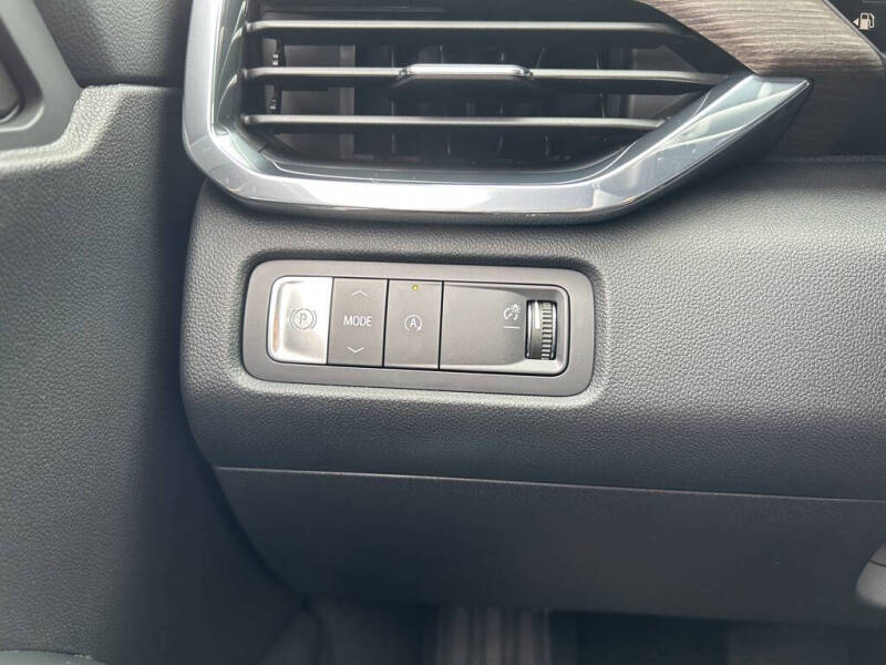 2025 GMC Acadia Denali