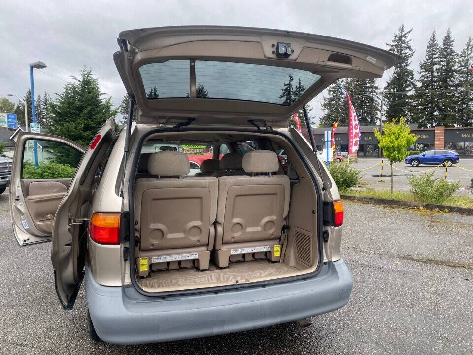 2000 Toyota Sienna for sale at OXY AUTO in Marysville, WA