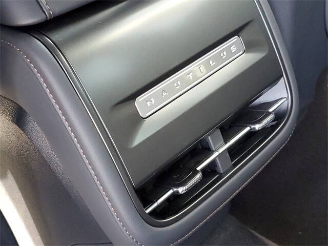 2025 Lincoln Nautilus Hybrid Premiere