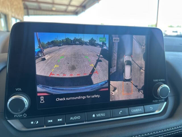 2022 Nissan Rogue SL