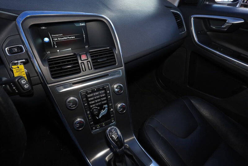 2016 Volvo XC60 T5 Drive-E Premier