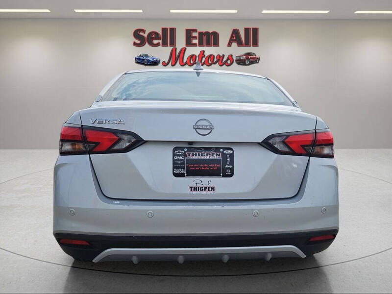 2025 Nissan Versa SV