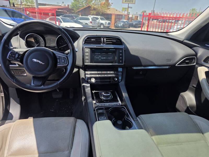 2017 Jaguar F-PACE 35t Prestige