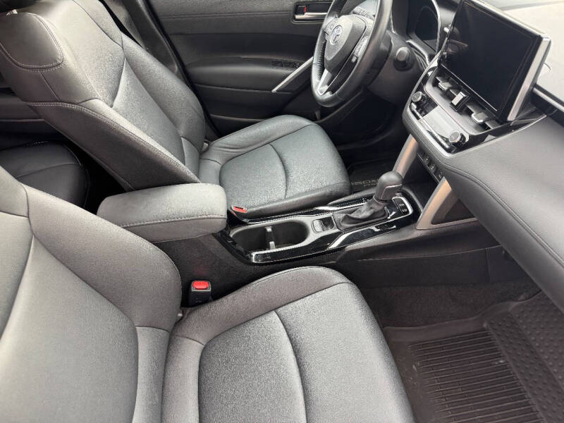 2023 Toyota Corolla Cross XLE