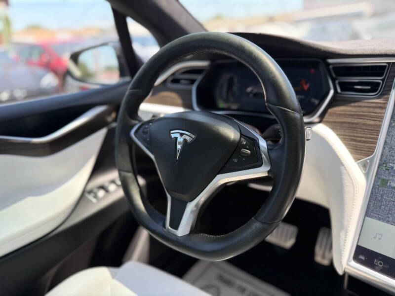 2016 Tesla Model X P90D