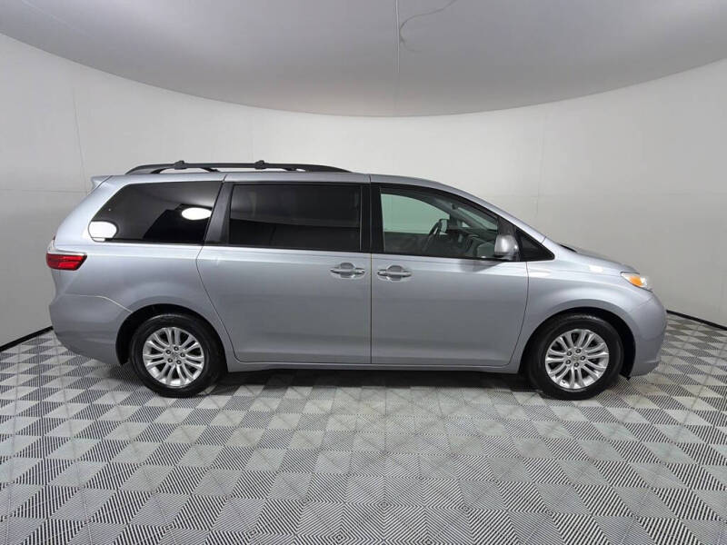2016 Toyota Sienna