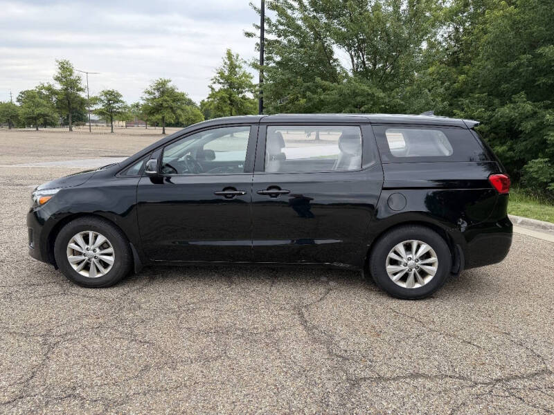 2016 Kia Sedona L