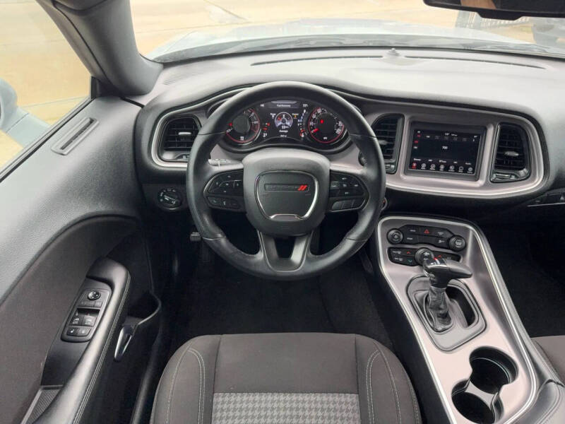 2021 Dodge Challenger SXT