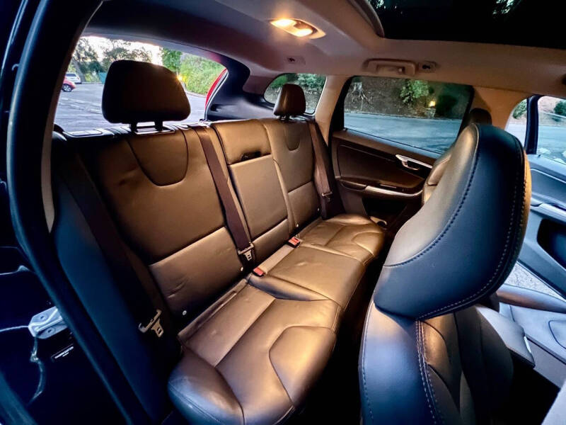 2016 Volvo XC60 T6 Drive-E