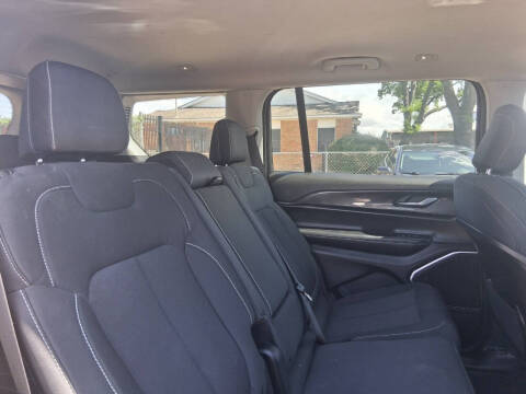 2022 Jeep Grand Cherokee L Laredo