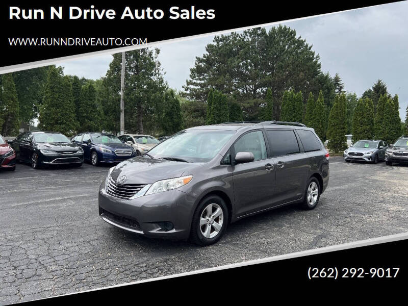 2014 Toyota Sienna LE 8-Passenger