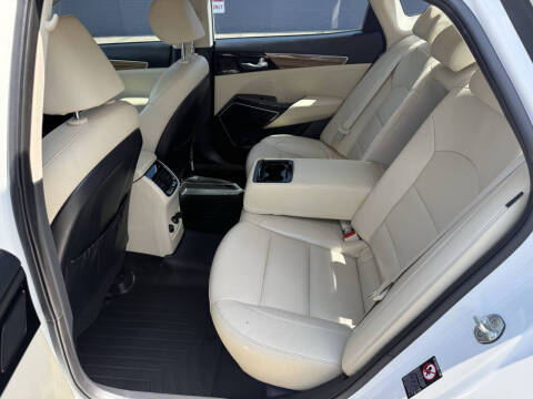 2017 Kia Cadenza Premium