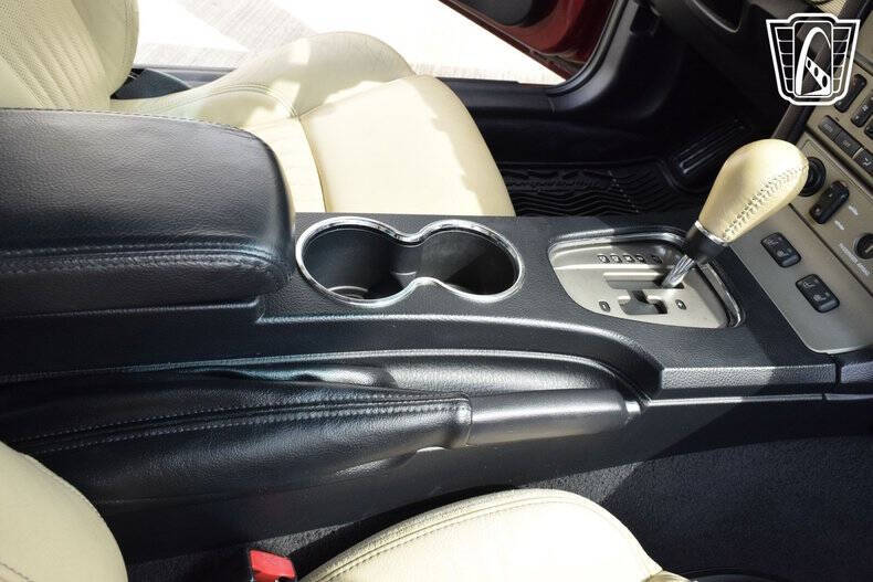 2004 Ford Thunderbird Deluxe