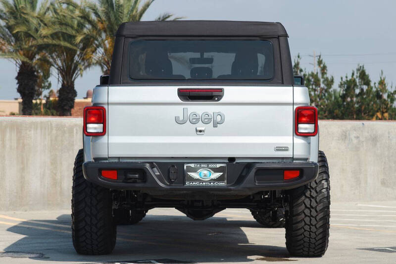 2023 Jeep Gladiator Overland