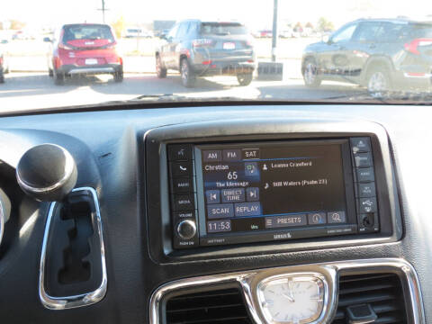 2014 Chrysler Town and Country Touring-L