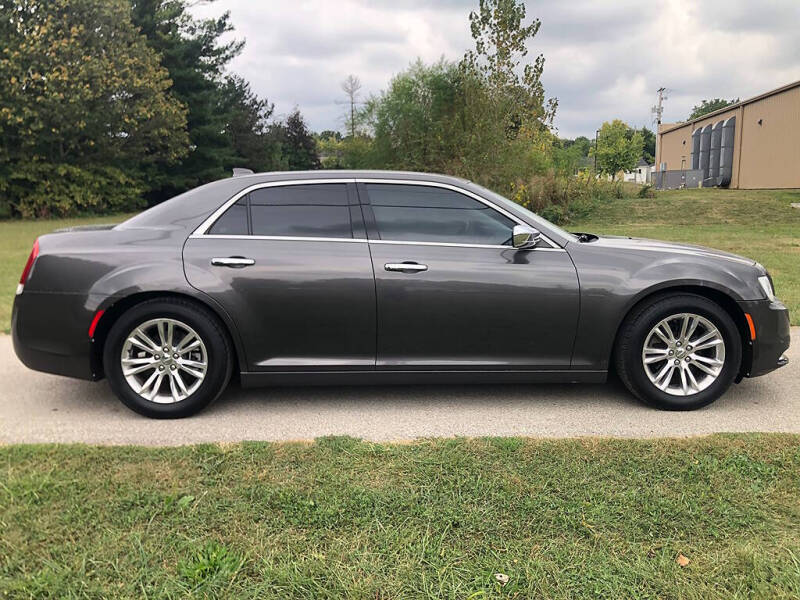 2017 Chrysler 300 C