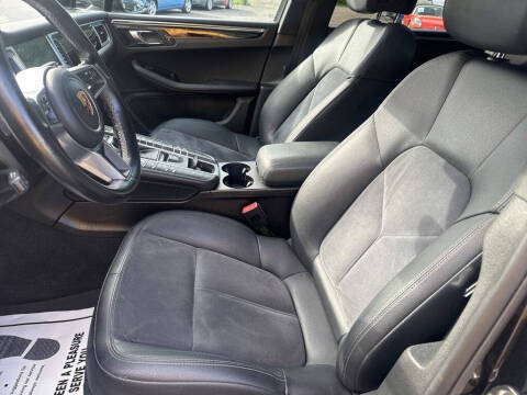 2017 Porsche Macan