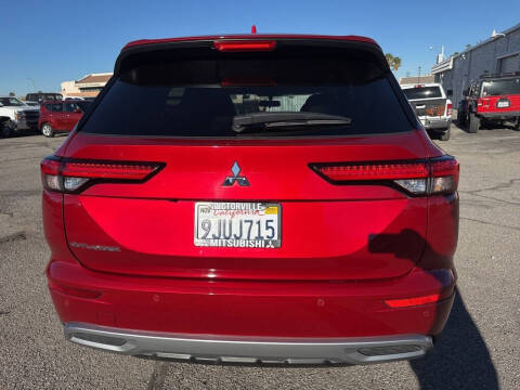 2023 Mitsubishi Outlander SE