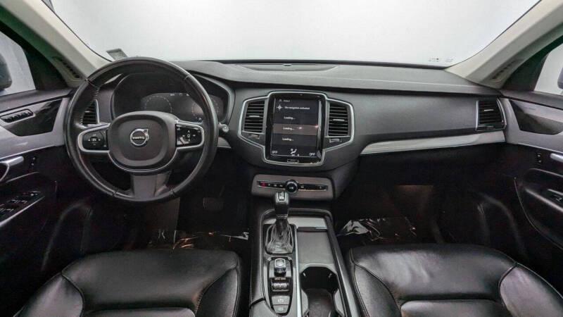 2021 Volvo XC90 T5 Momentum