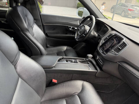 2020 Volvo XC90 T5 Momentum
