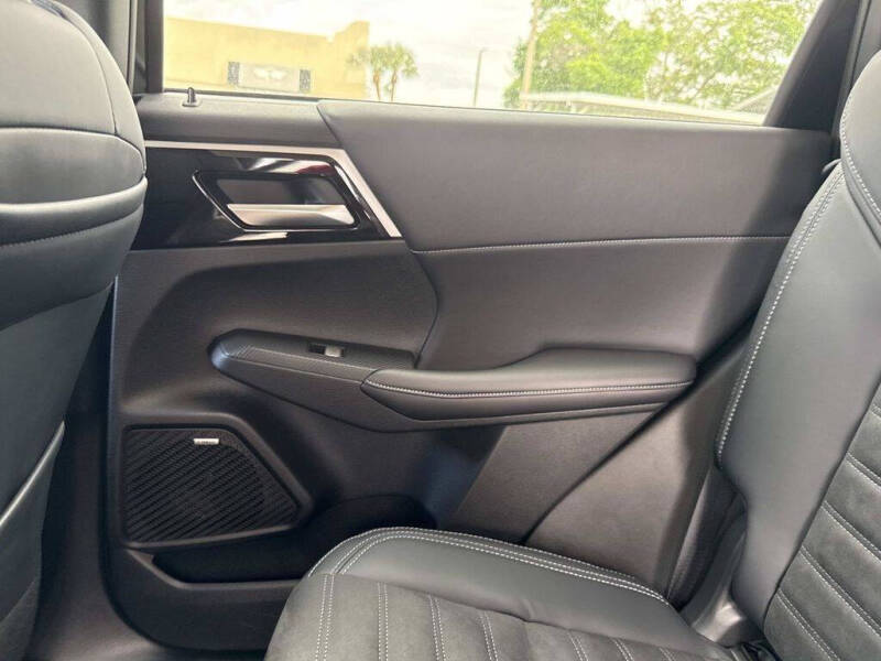 2026 Mitsubishi Outlander SE