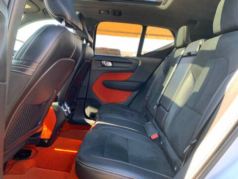 2019 Volvo XC40 T5 R-Design