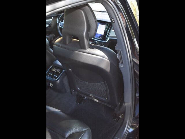 2017 Volvo S90 T5 Momentum