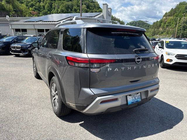 2022 Nissan Pathfinder SL