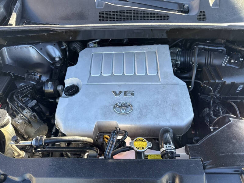 2011 Toyota Highlander SE