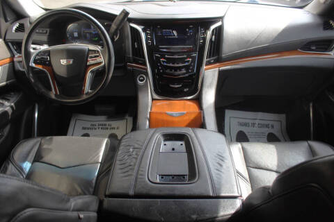 2017 Cadillac Escalade Luxury