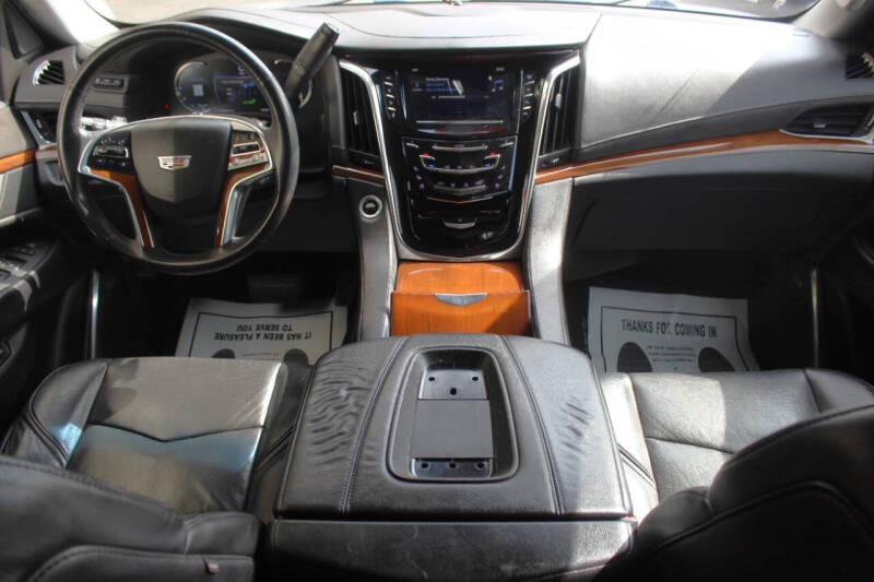 2017 Cadillac Escalade Luxury