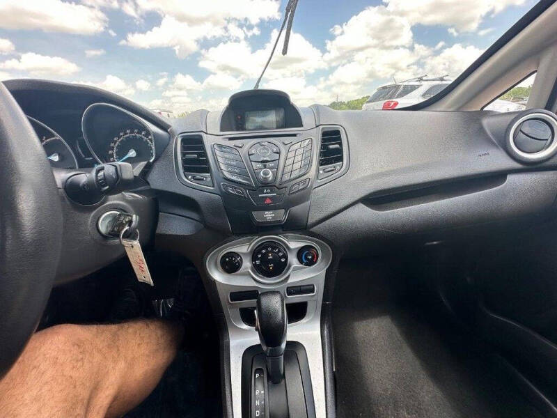 2015 Ford Fiesta SE