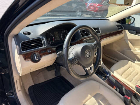 2012 Volkswagen Passat TDI SEL Premium