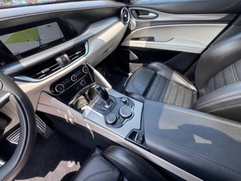 2019 Alfa Romeo Stelvio Ti Sport