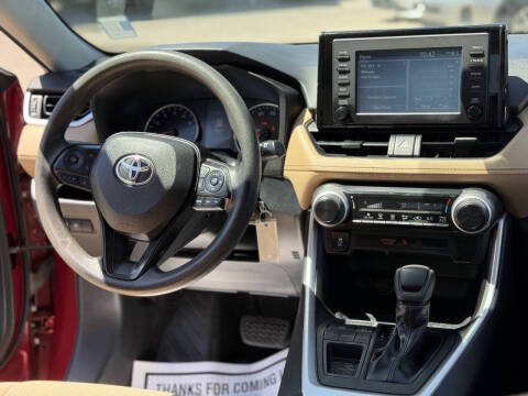 2019 Toyota RAV4 LE