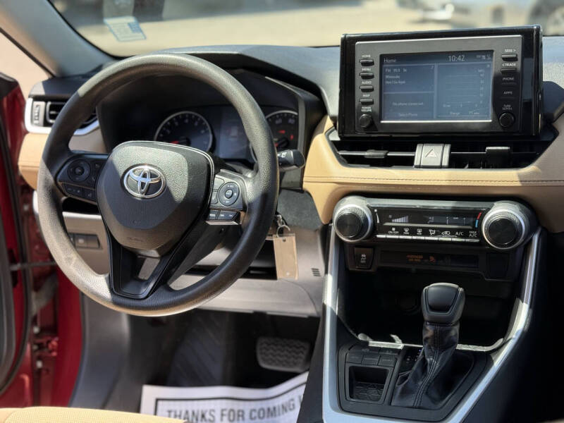 2019 Toyota RAV4 LE