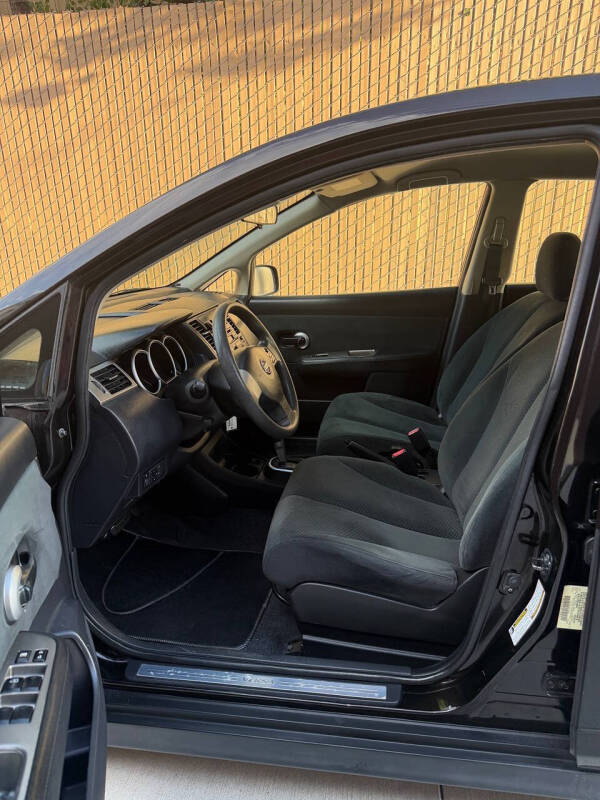 2011 Nissan Versa 1.8 SL