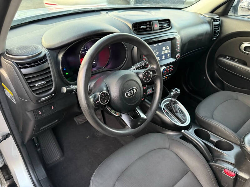 2018 Kia Soul +