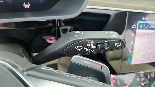 2022 Audi e-tron quattro Premium