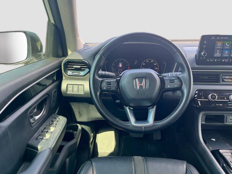 2024 Honda Pilot EX-L w/Rear Captain's Chairs