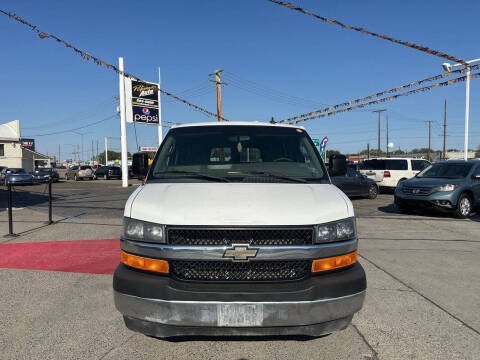 2017 Chevrolet Express LT 3500